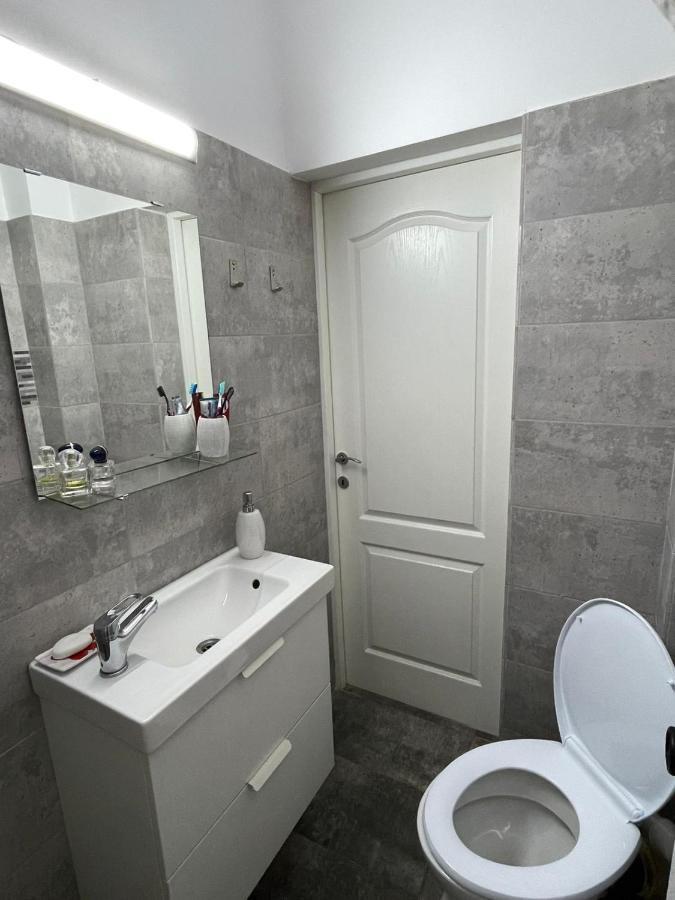 Centru Charming New Apartament Piata Universitate Lägenhet Bukarest Exteriör bild